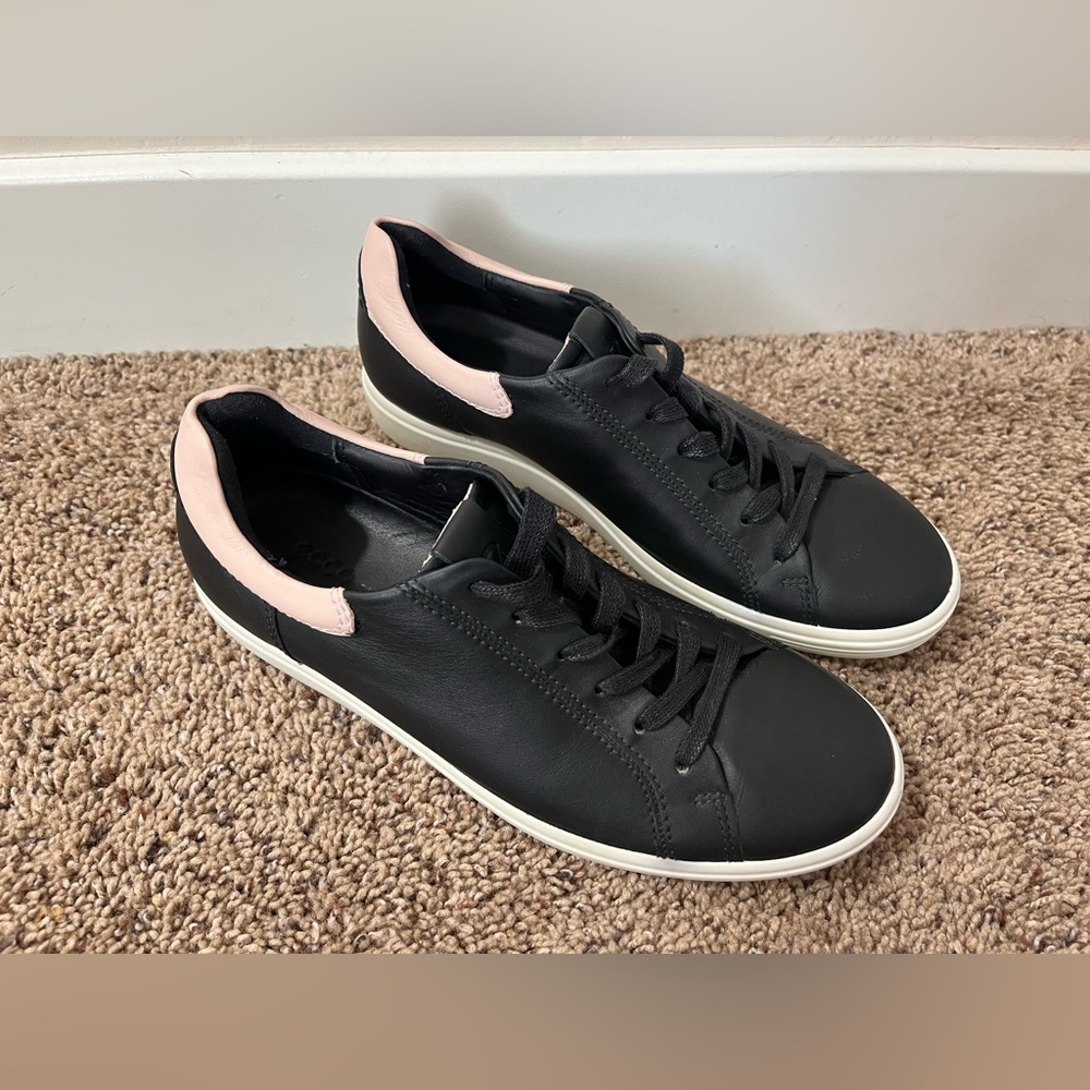 Ecco Women's Leather Slip-In Sneaker ECCO soft 7 Black Size 38 EU / 7-7.5 US